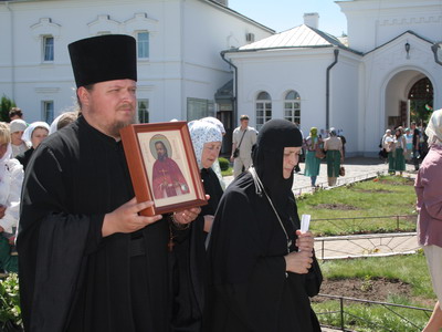Встреча иконы с частицей мощей священномученика Константина